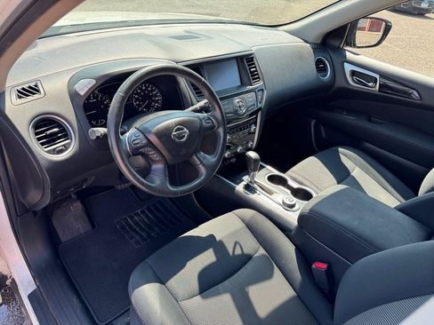Used 2017 Nissan Pathfinder SV AWD/4WD image 15