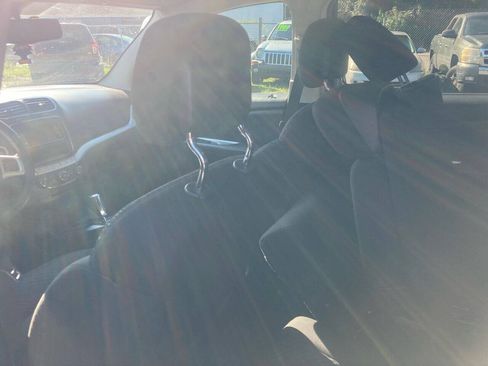 Used 2016 Dodge Journey SE w/ Flexible Seating Group FWD image 10