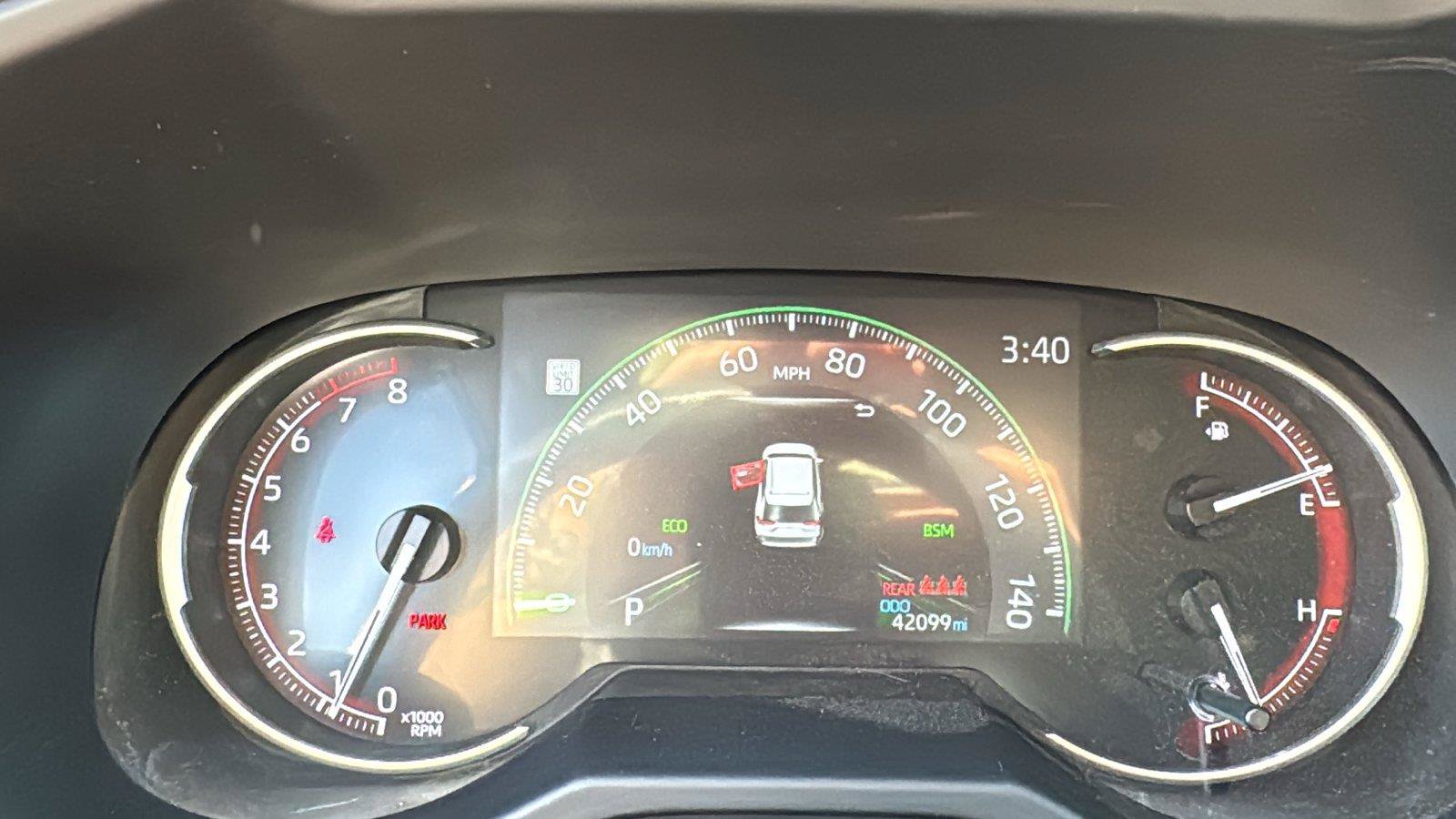 Used 2025 Toyota RAV4 XLE FWD image 10