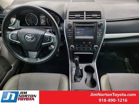 Used 2016 Toyota Camry SE FWD image 27