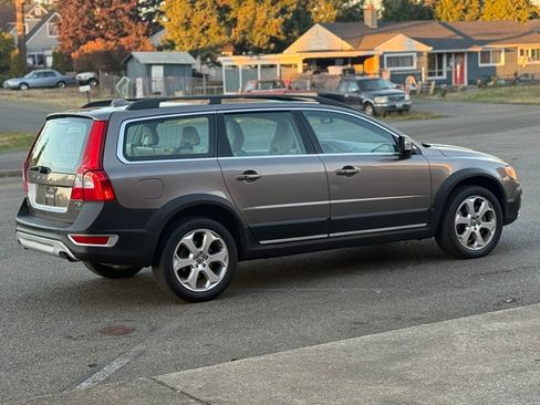 Used 2011 Volvo XC70 T6 AWD/4WD image 4