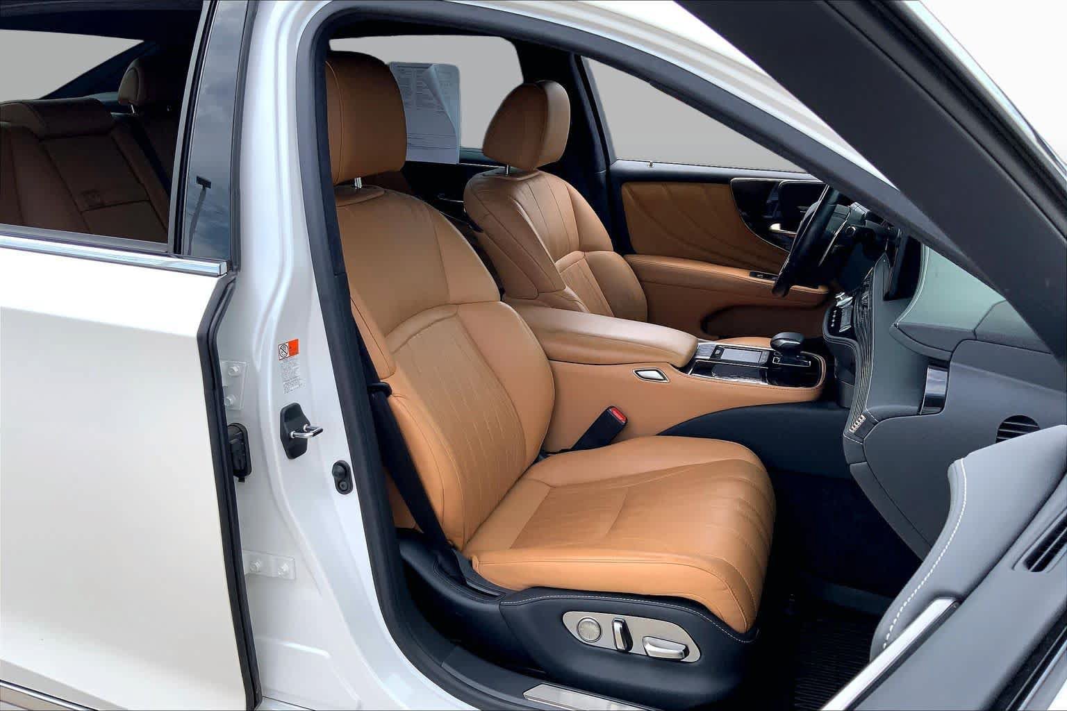 Used 2022 Lexus LS 500 w/ Interior Upgrade Package RWD image 9