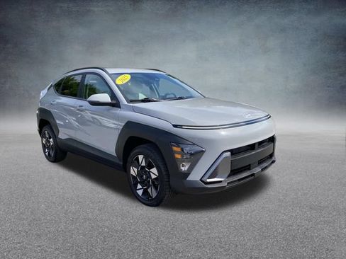 Used 2025 Hyundai Kona SEL AWD/4WD image 4