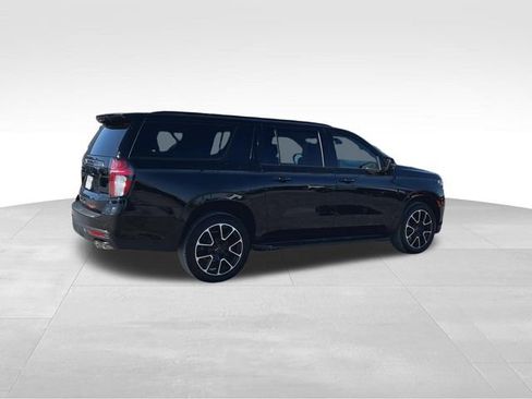 Used 2022 Chevrolet Suburban RST w/ Sport Performance Package AWD/4WD image 11