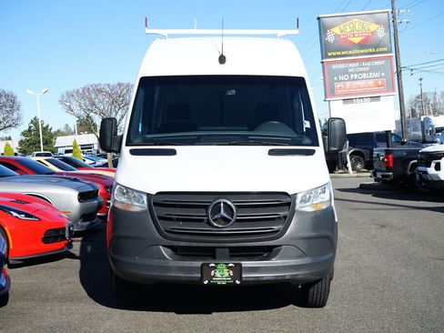 Used 2019 Mercedes-Benz Sprinter 144 image 8