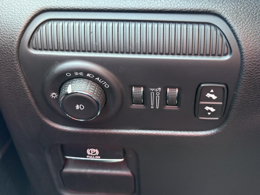 Used 2024 Jeep Wagoneer Series II AWD/4WD image 19