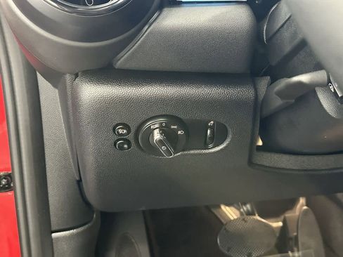 Certified 2024 MINI Cooper SE image 13