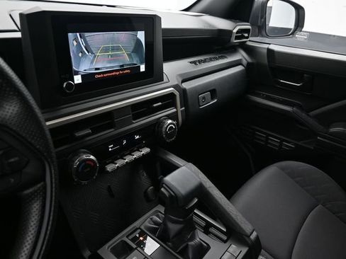 Used 2024 Toyota Tacoma SR image 12