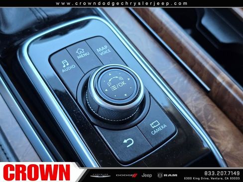 Used 2024 Nissan Armada SL w/ Captain's Chairs Package image 32