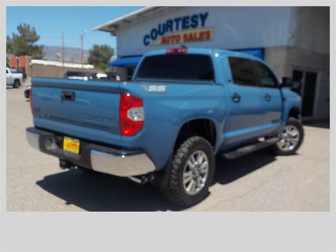 Used 2021 Toyota Tundra SR5 w/ SR5 Upgrade Package AWD/4WD image 8