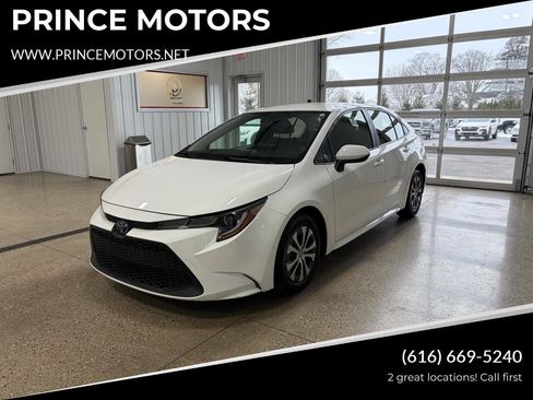 Used 2022 Toyota Corolla LE image 1