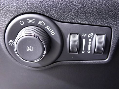 New 2026 Jeep Compass Limited image 18