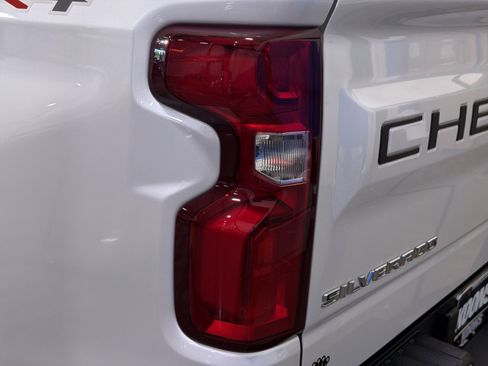 Used 2023 Chevrolet Silverado 1500 LTZ AWD/4WD image 17