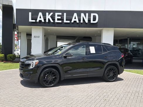 Used 2024 GMC Terrain SLT w/ Tech Package AWD/4WD image 2