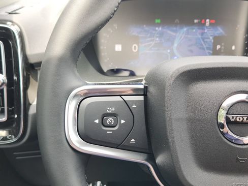 New 2026 Volvo XC40 B5 Ultra w/ Climate Package AWD/4WD image 17