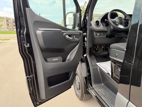 New 2025 Mercedes-Benz Sprinter 2500 image 33