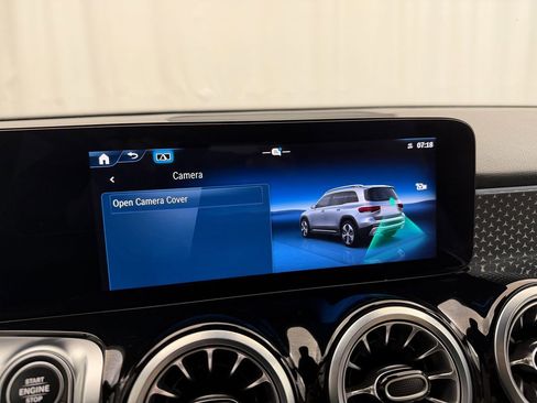 Used 2025 Mercedes-Benz GLB 250 image 21
