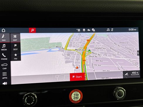 Certified 2025 Porsche Macan image 21