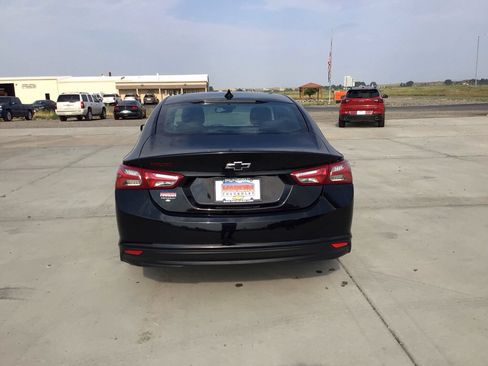Used 2023 Chevrolet Malibu LT w/ Redline Edition FWD image 4