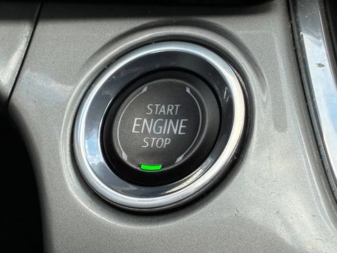 Used 2024 Chevrolet Trax LT FWD image 49