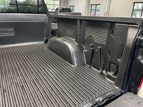 Used 2025 Chevrolet Silverado 1500 LT image 10