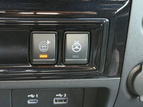 Used 2022 Nissan Titan PRO-4X w/ Pro-4x Convenience Package AWD/4WD image 32