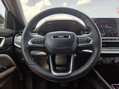 Used 2025 Jeep Compass Limited AWD/4WD image 42