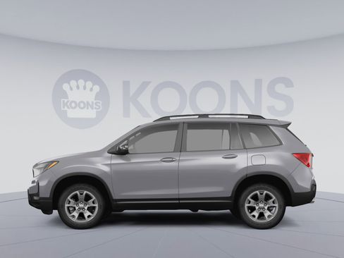 Used 2025 Honda Passport TrailSport image 2