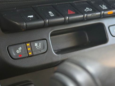 Used 2021 GMC Canyon Denali image 18