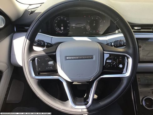 Used 2023 Land Rover Range Rover Evoque SE image 8