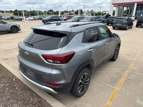 Used 2025 Chevrolet TrailBlazer LT AWD/4WD image 8