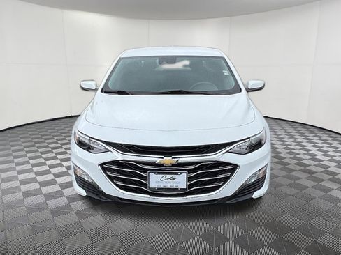 Used 2025 Chevrolet Malibu LT image 2