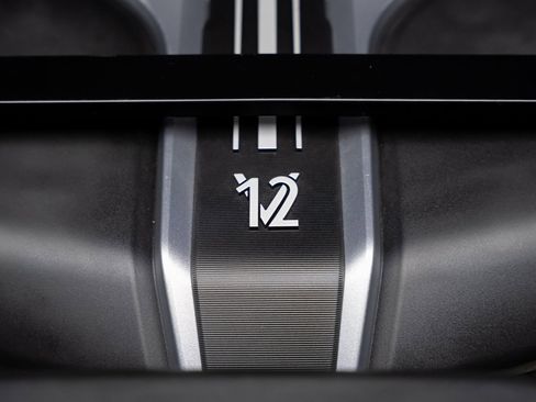 Used 2021 Rolls-Royce Cullinan Black Badge image 78