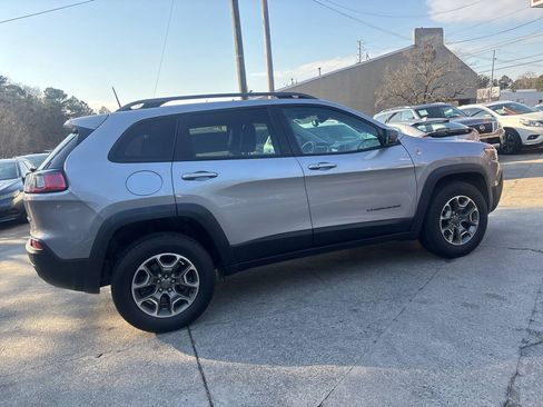 Used 2020 Jeep Cherokee Trailhawk w/ Cold Weather Group AWD/4WD image 5