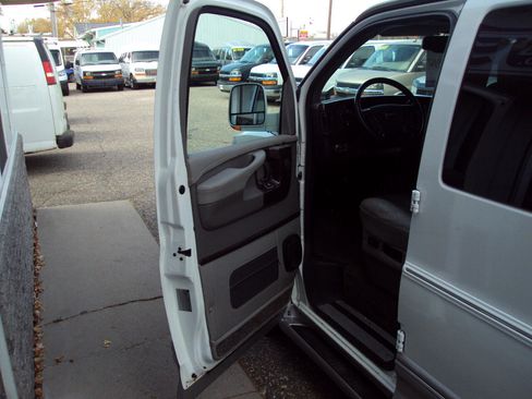 Used 2012 GMC Savana 1500 AWD image 19