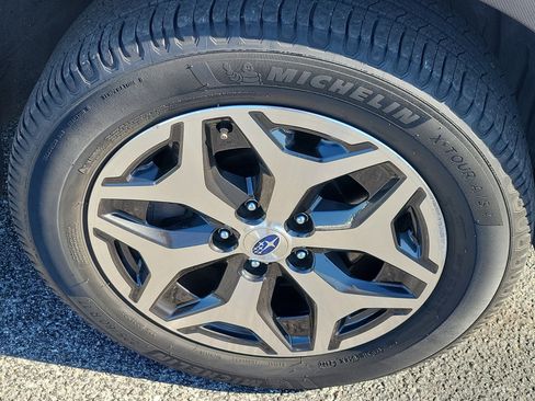 Used 2020 Subaru Forester Premium image 8