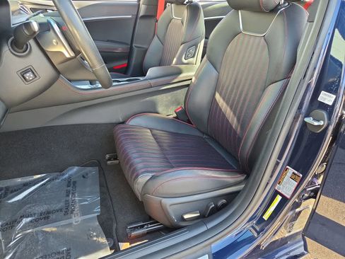 Used 2023 Genesis G70 2.0T w/ Sport Prestige Package image 17