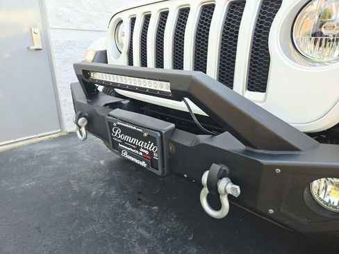 Used 2020 Jeep Wrangler Unlimited Sahara AWD/4WD image 20