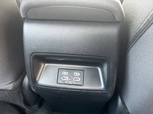 Used 2025 Toyota Corolla LE FWD image 28