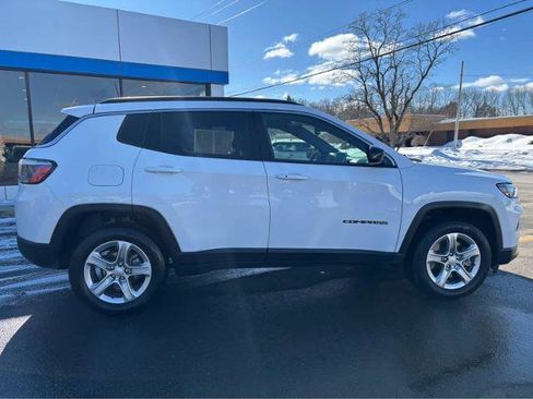 Used 2024 Jeep Compass Latitude AWD/4WD image 11