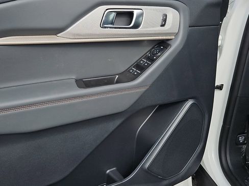 New 2026 Ford Explorer Active w/ Active Comfort Package image 21