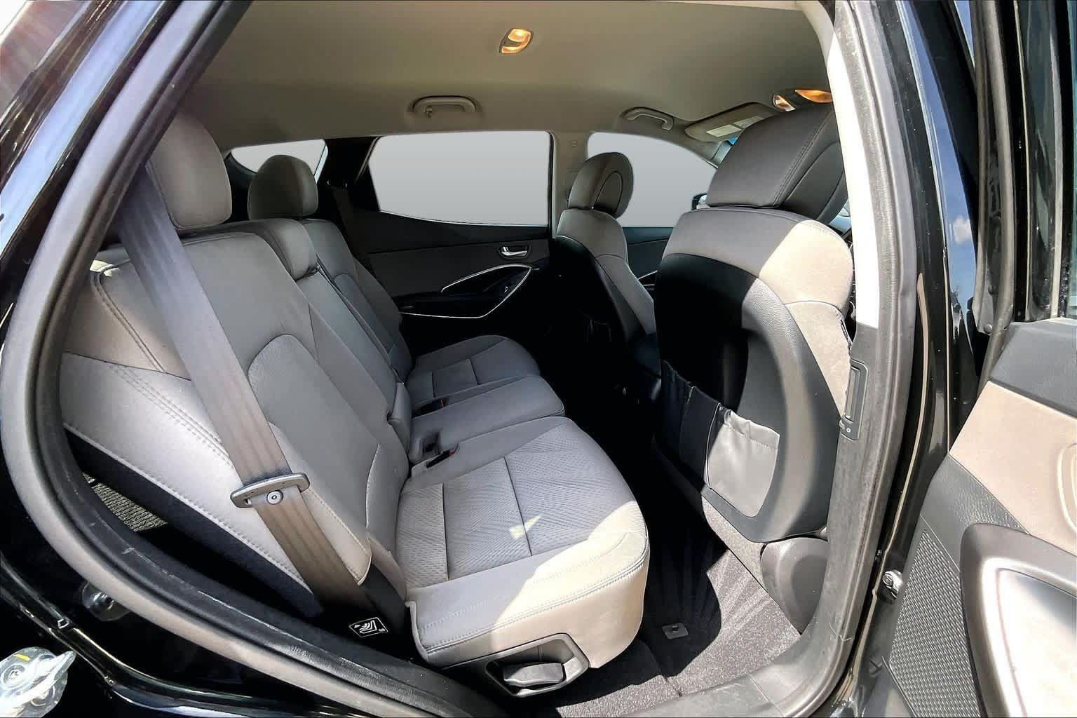 Used 2017 Hyundai Santa Fe Sport FWD image 19