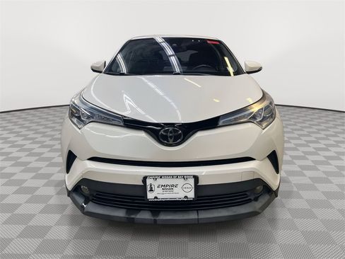 Used 2018 Toyota C-HR XLE image 7