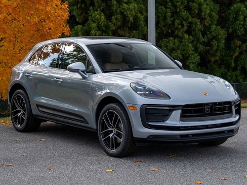 New 2026 Porsche Macan image 9