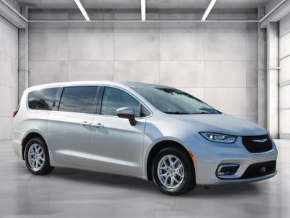Certified 2023 Chrysler Pacifica Touring-L