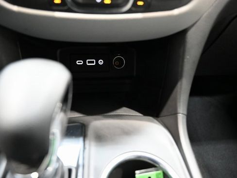 Used 2023 Chevrolet Equinox LT image 17