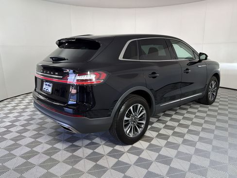 Used 2023 Lincoln Nautilus FWD w/ Premium Package image 9