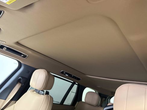 New 2026 Land Rover Range Rover Long Wheelbase SE AWD/4WD image 22