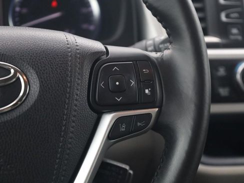 Used 2018 Toyota Highlander Limited AWD/4WD image 8