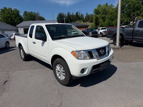 Used 2017 Nissan Frontier SV AWD/4WD image 7
